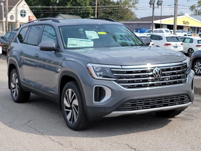New 2026 Volkswagen Atlas SE image 2
