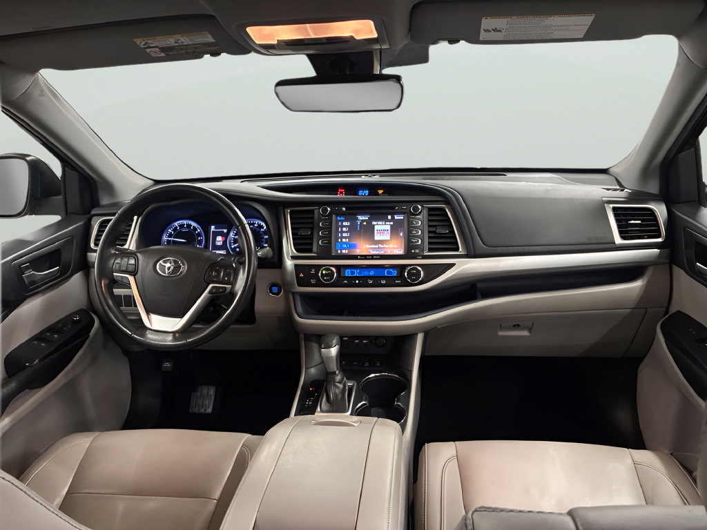 Used 2019 Toyota Highlander XLE AWD/4WD image 8