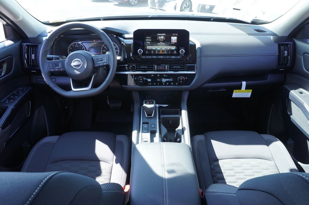 New 2025 Nissan Pathfinder SV image 12