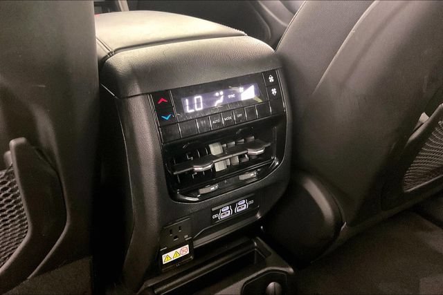Used 2025 Jeep Grand Cherokee L Altitude AWD/4WD image 9