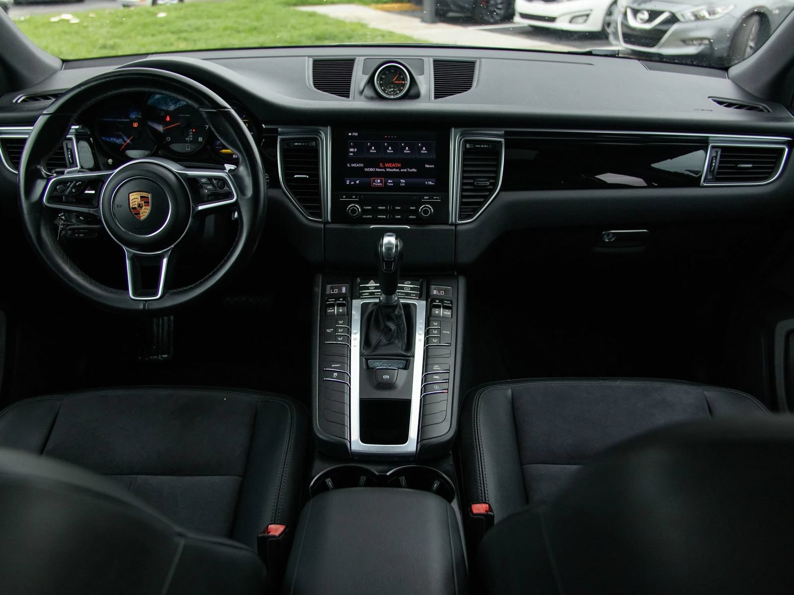 Used 2018 Porsche Macan Sport Edition AWD/4WD image 27