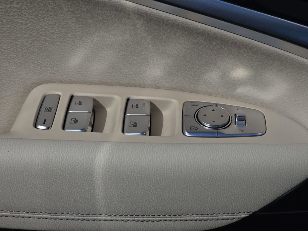 Used 2026 Genesis G70 2.5T image 26