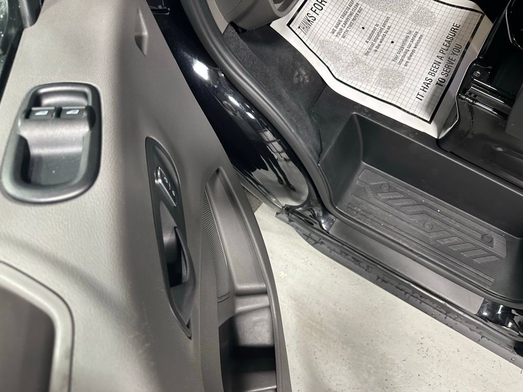 Used 2025 Ford Transit 350 XLT image 9