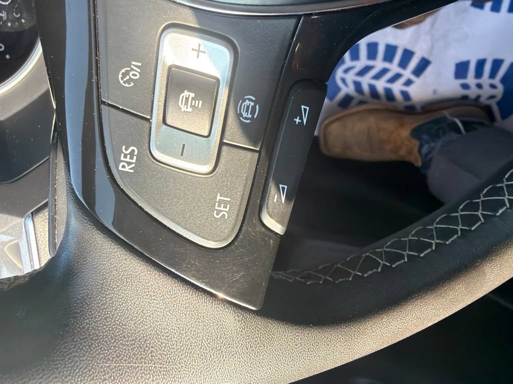 Used 2021 Volkswagen Tiguan SE w/ Panoramic Sunroof Package FWD image 16