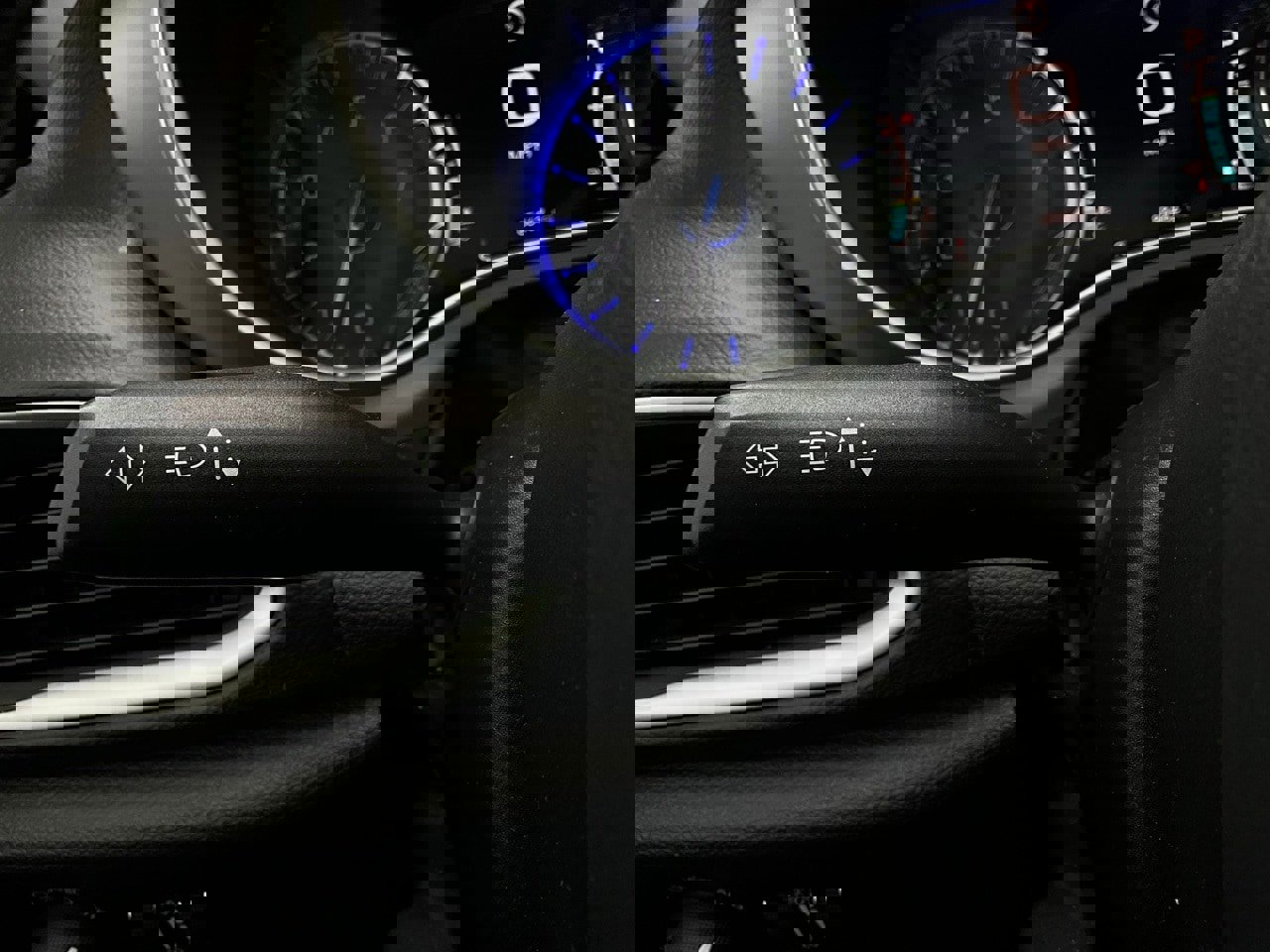 Used 2020 Chrysler Pacifica Touring-L Plus w/ S Appearance Package image 40