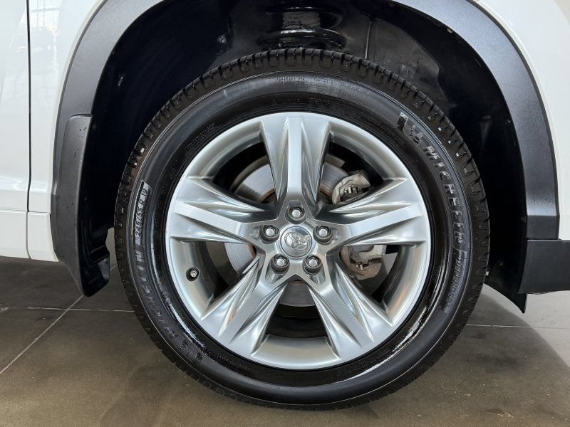 Used 2014 Toyota Highlander Limited FWD image 10