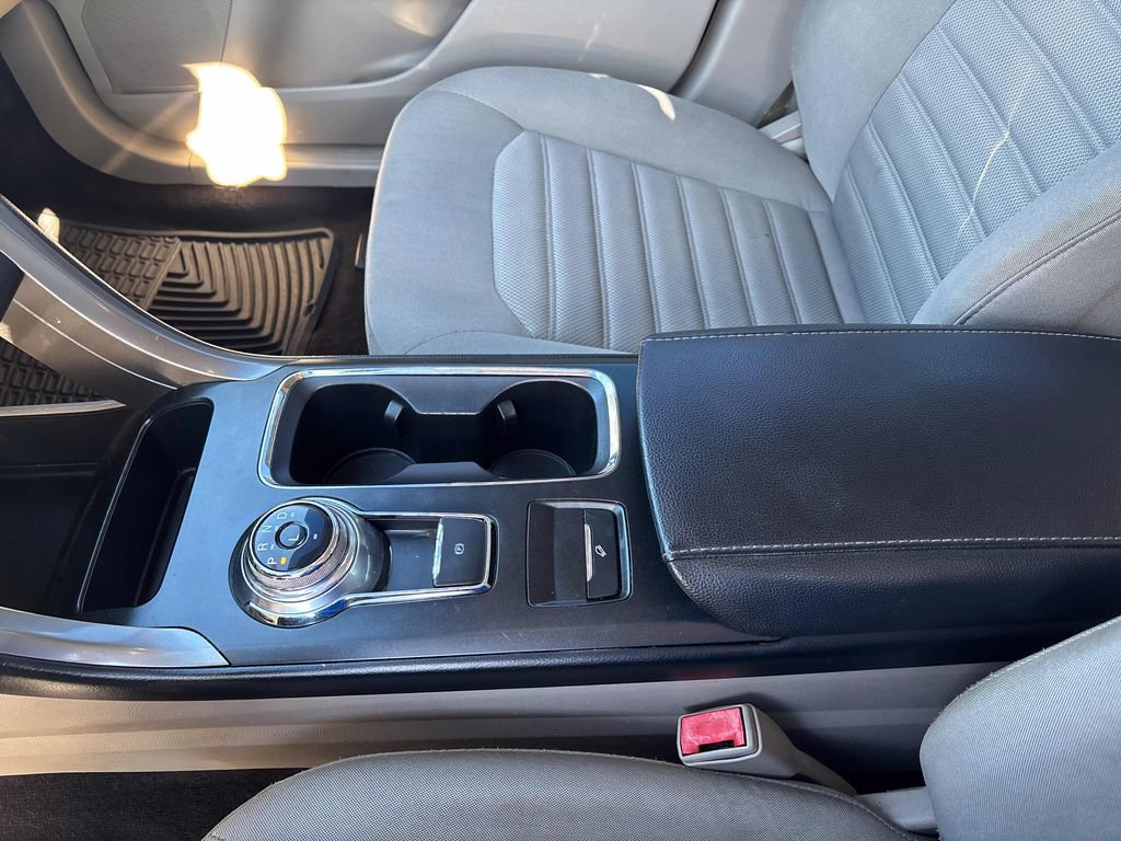 Used 2017 Ford Fusion SE w/ Fusion SE Technology Package image 22