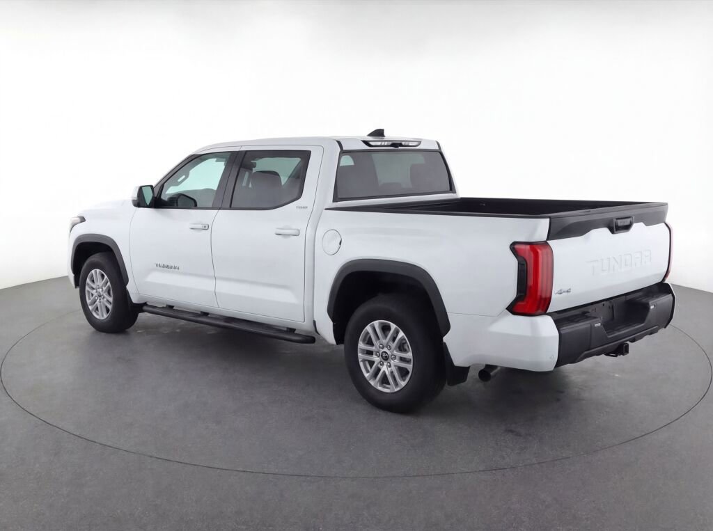 Used 2022 Toyota Tundra SR5 w/ SR5 Premium Package image 4