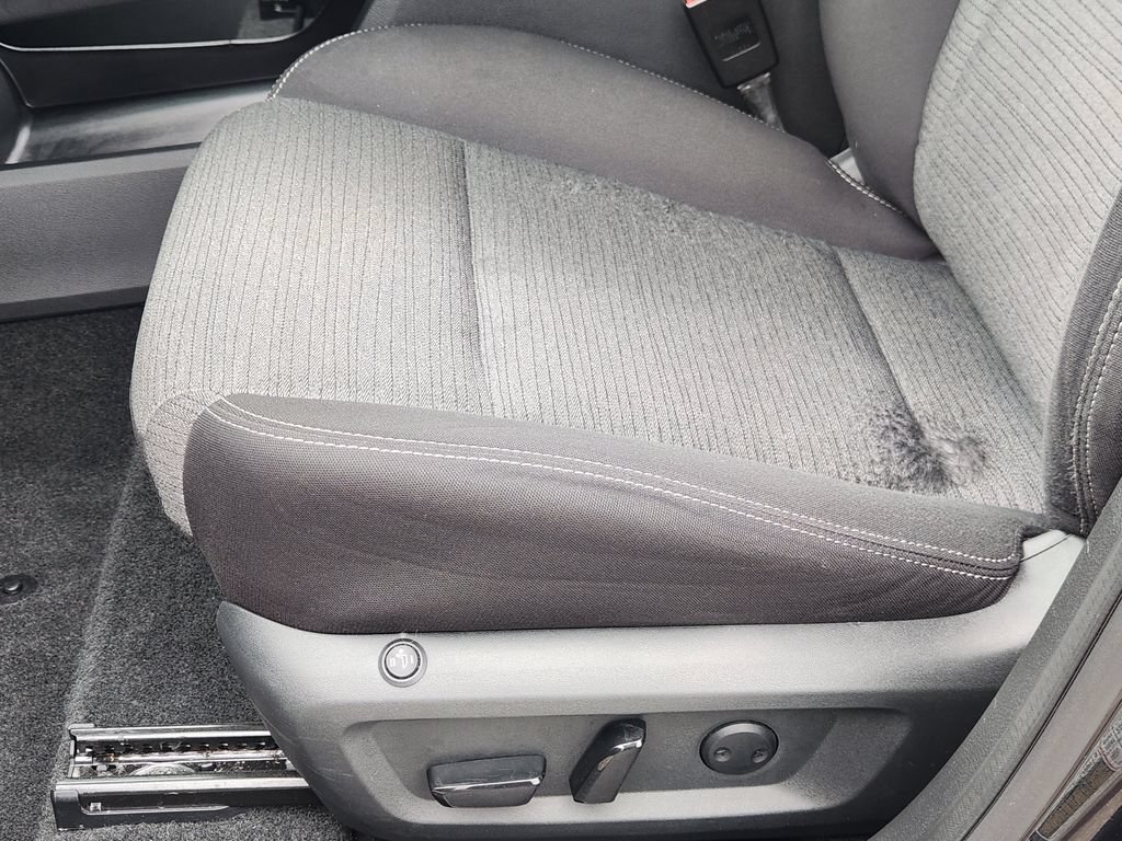 Used 2022 Nissan Rogue SV FWD image 18