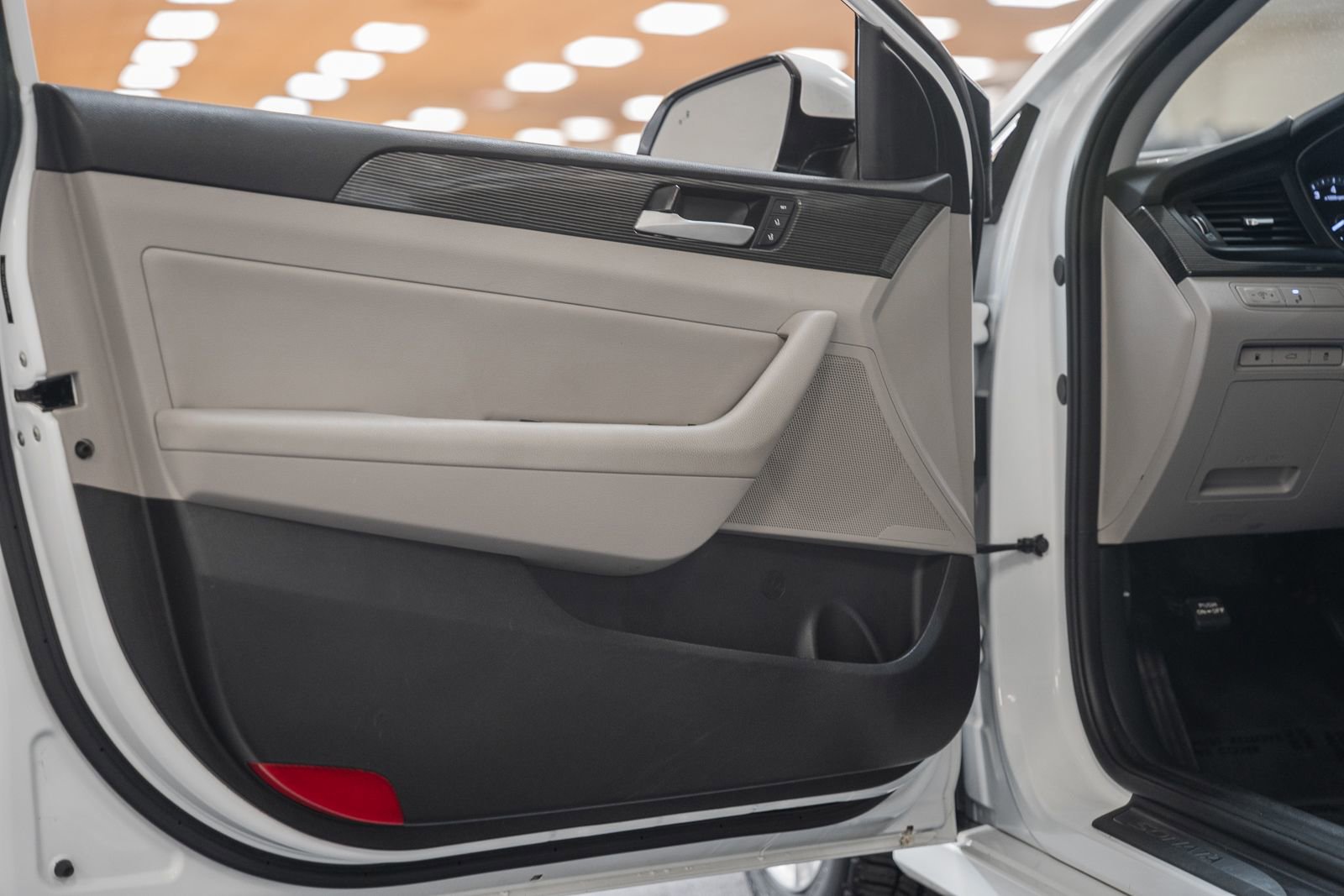 Used 2018 Hyundai Sonata Limited image 41