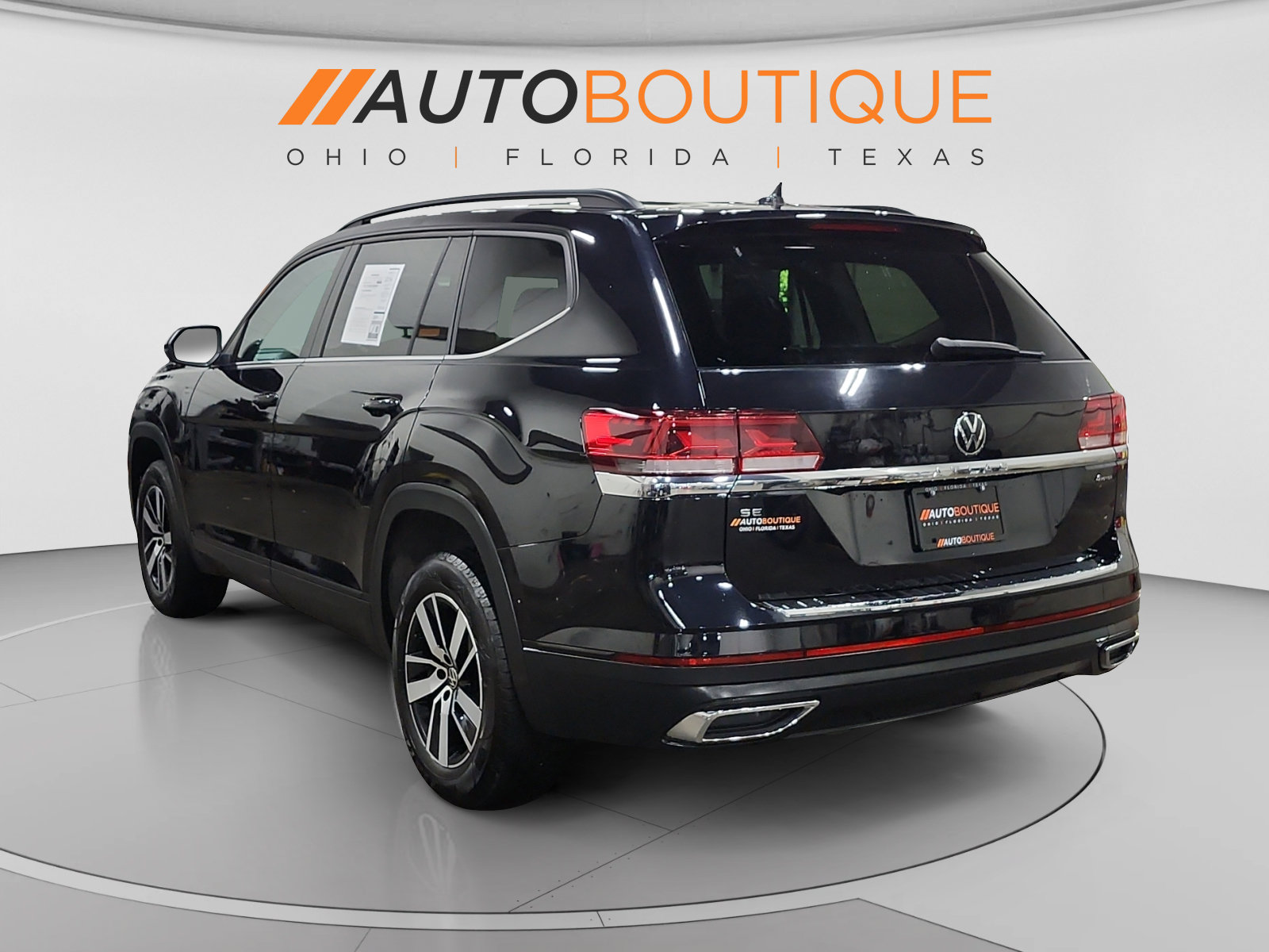 Used 2023 Volkswagen Atlas SE AWD/4WD image 3