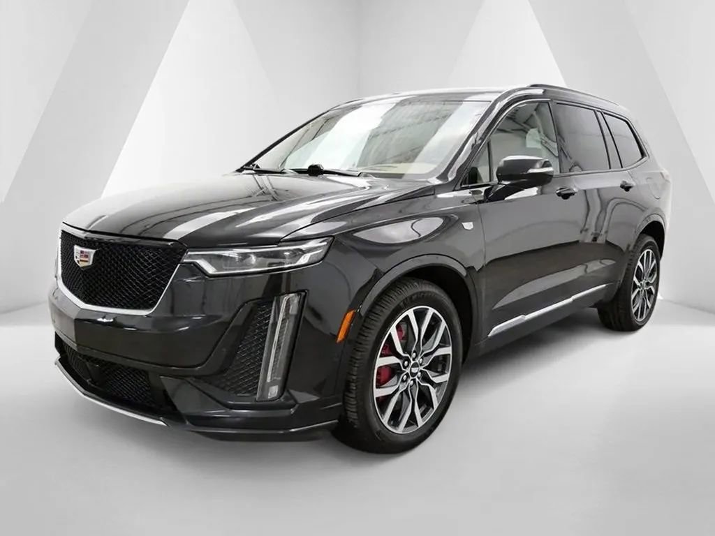 Used 2023 Cadillac XT6 Sport w/ Platinum Package image 3