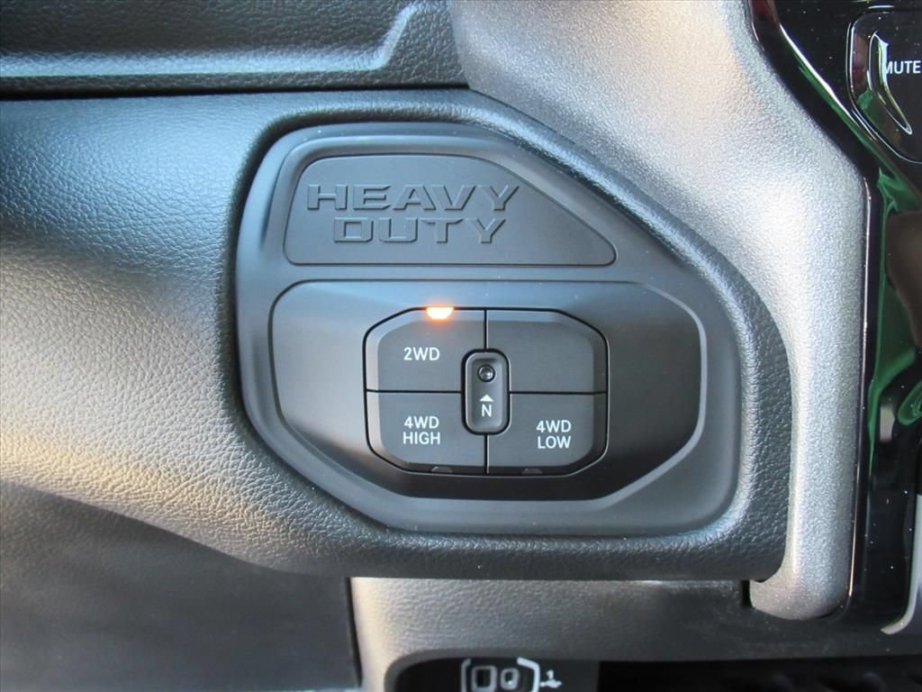 New 2026 RAM 2500 Tradesman AWD/4WD image 27