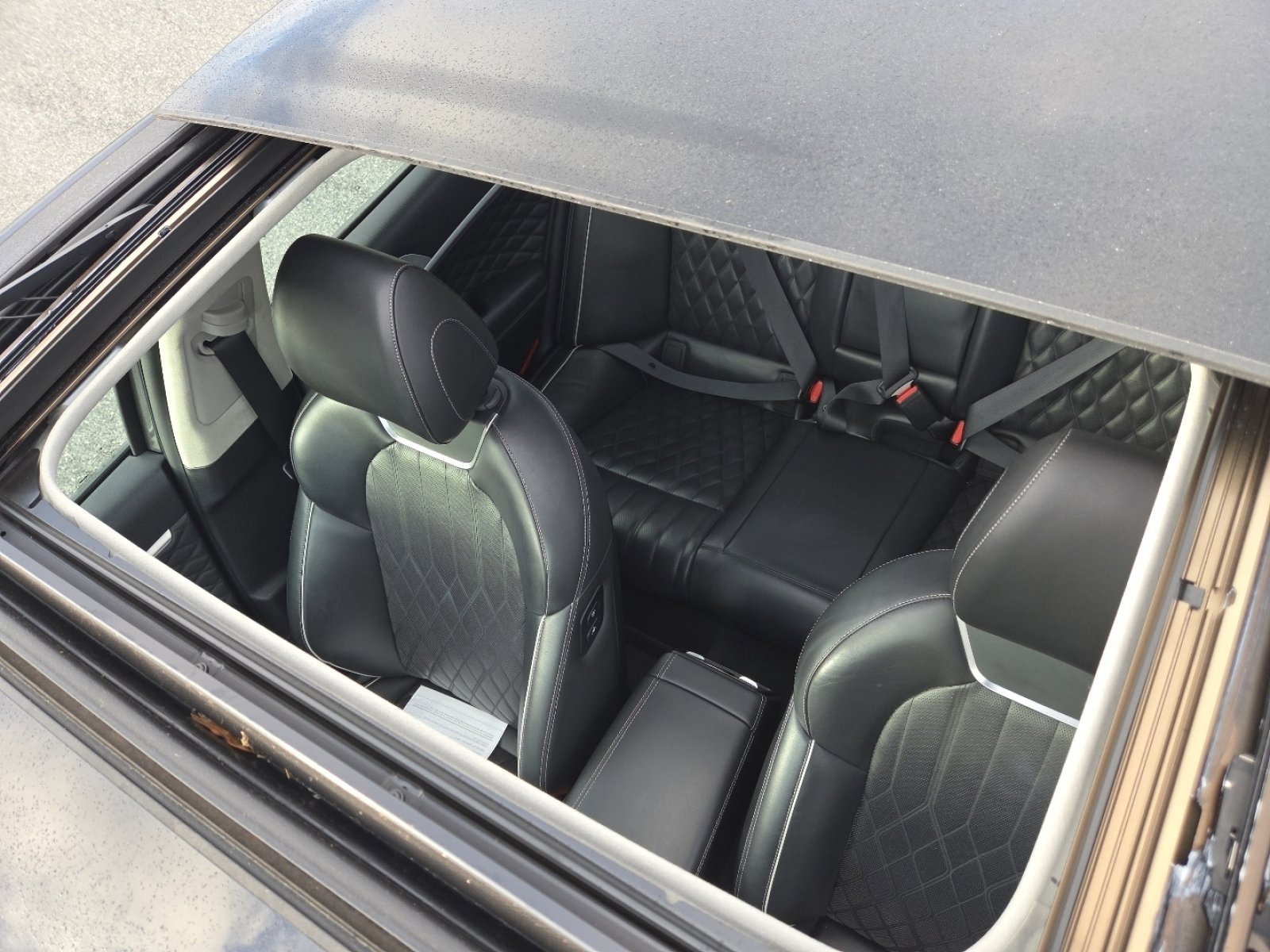 Used 2020 Genesis G70 3.3T w/ Prestige Package image 4