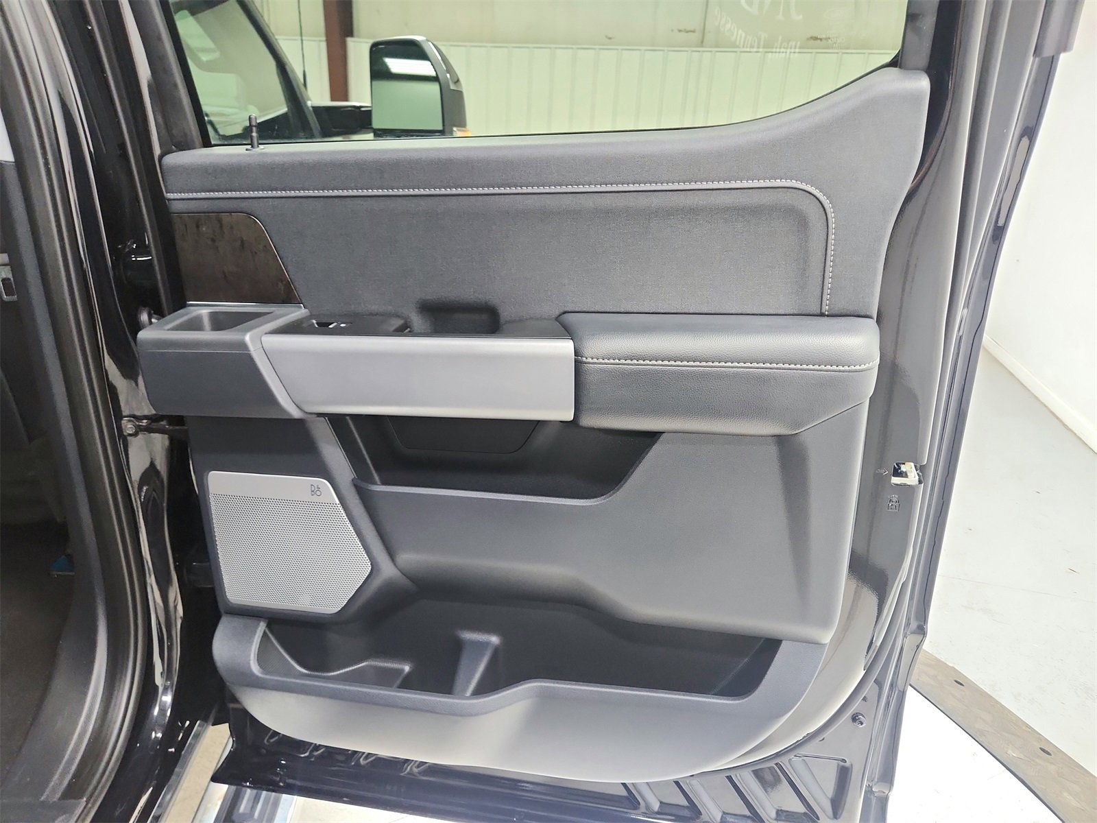 Used 2024 Ford F250 Lariat w/ Chrome Package image 43