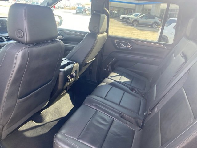 Used 2023 Chevrolet Suburban LT image 11