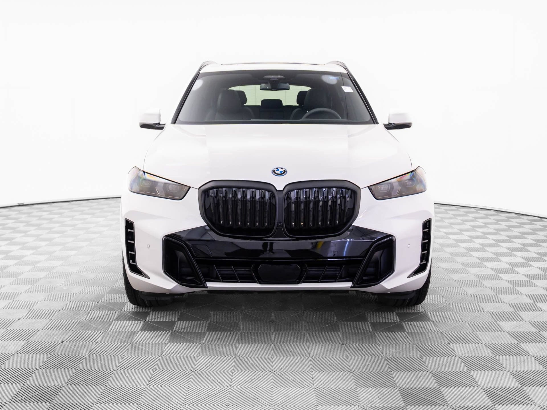 Used 2026 BMW X5 xDrive50e w/ M Sport Package AWD/4WD image 9