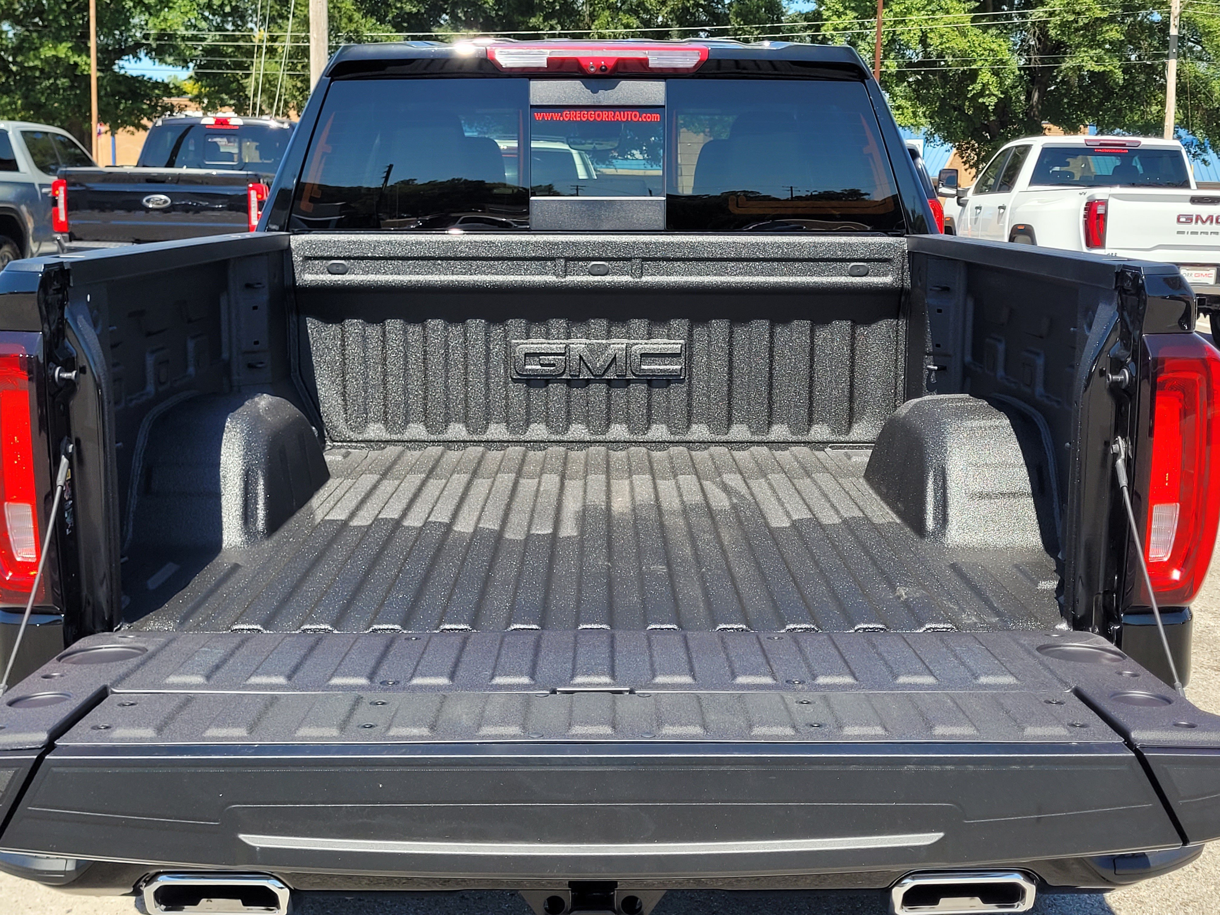 New 2026 GMC Sierra 1500 Denali w/ Denali Reserve Package AWD/4WD image 9