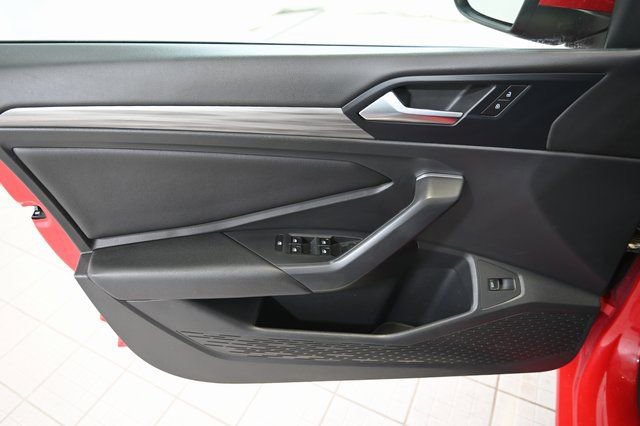 Used 2019 Volkswagen Jetta SEL w/ Cold Weather Package image 20