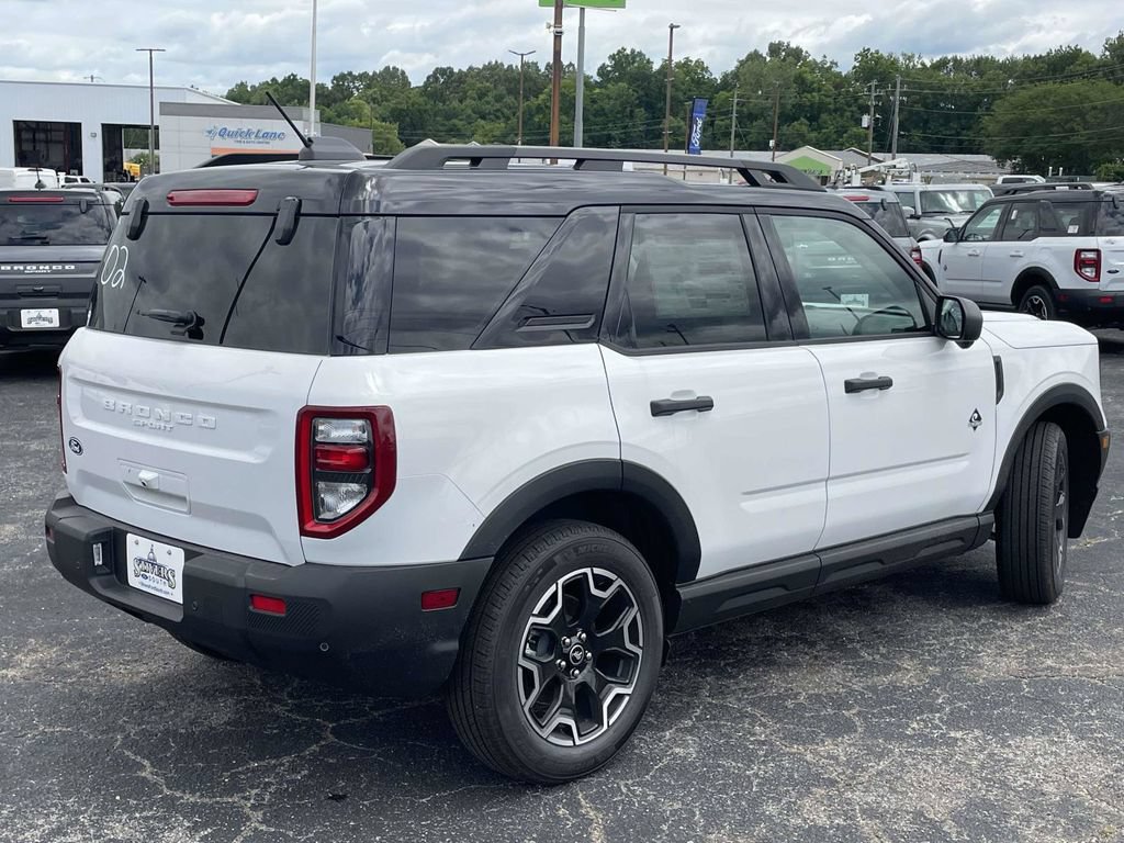 New 2026 Ford Bronco Sport Outer Banks w/ Outer Banks Tech Package+ AWD/4WD image 3