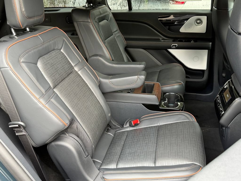 New 2026 Lincoln Aviator Black Label w/ Dynamic Handling Package AWD/4WD image 19