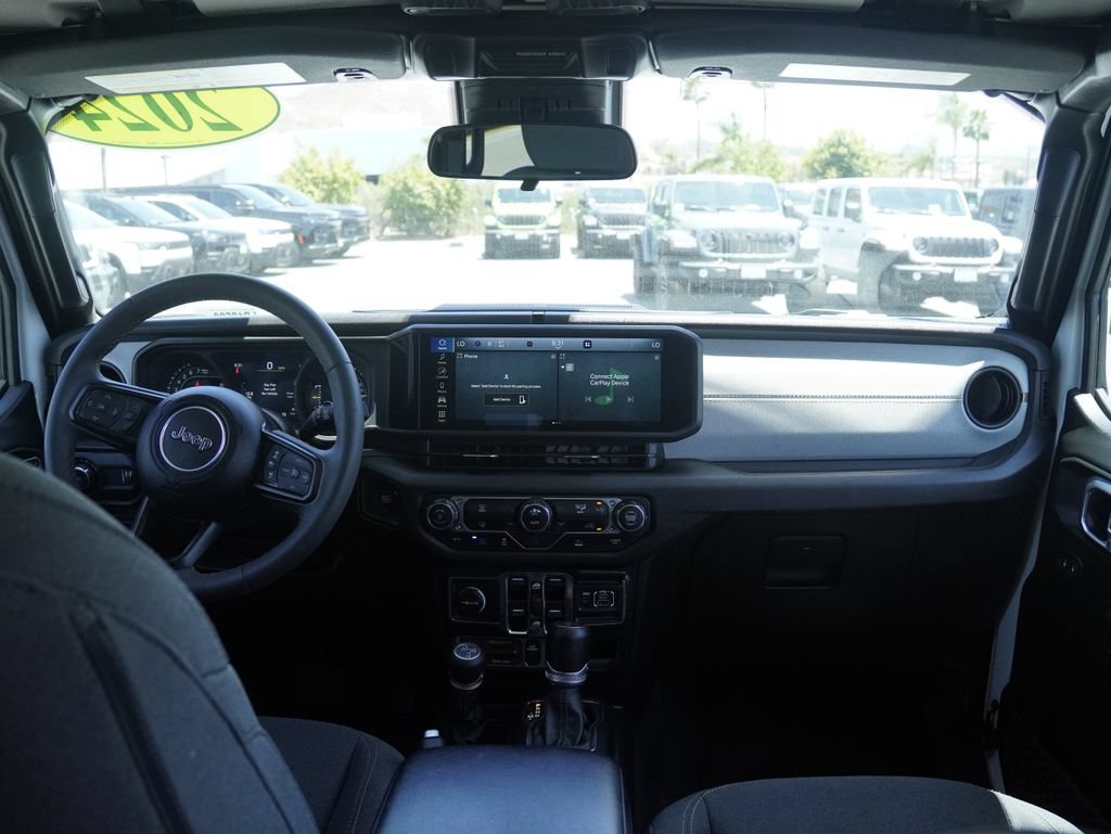 Used 2024 Jeep Wrangler Unlimited AWD/4WD image 35