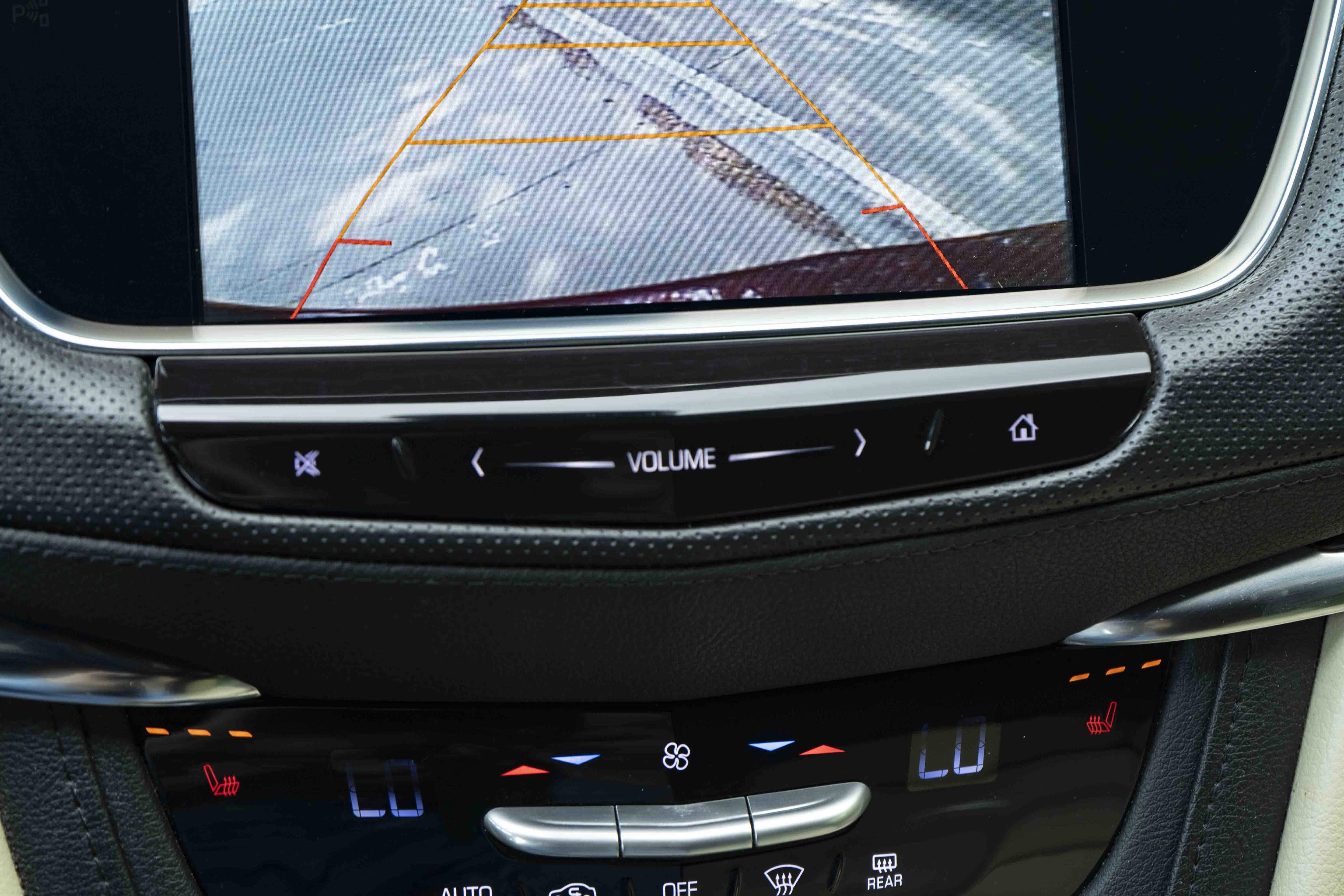 Used 2017 Cadillac XT5 Luxury w/ Driver Awareness Package FWD image 34