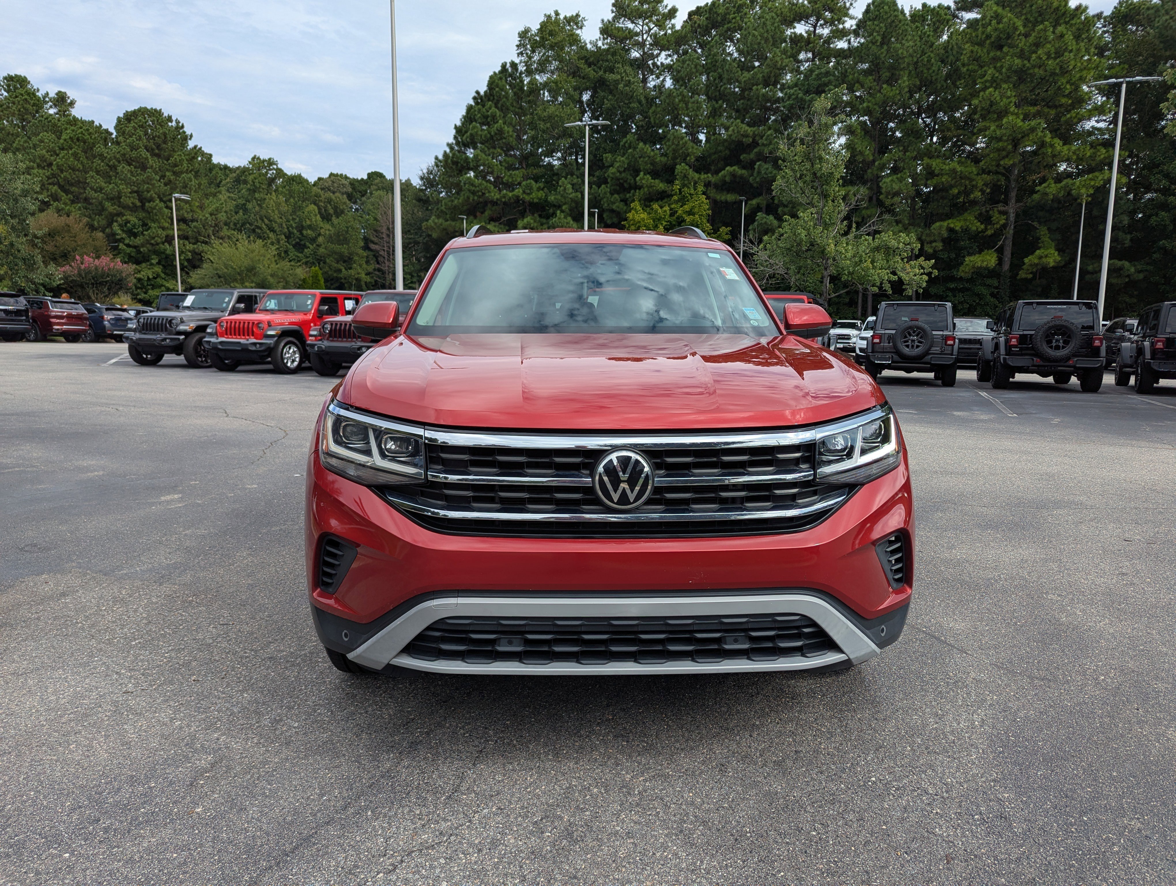 Used 2021 Volkswagen Atlas SE image 2