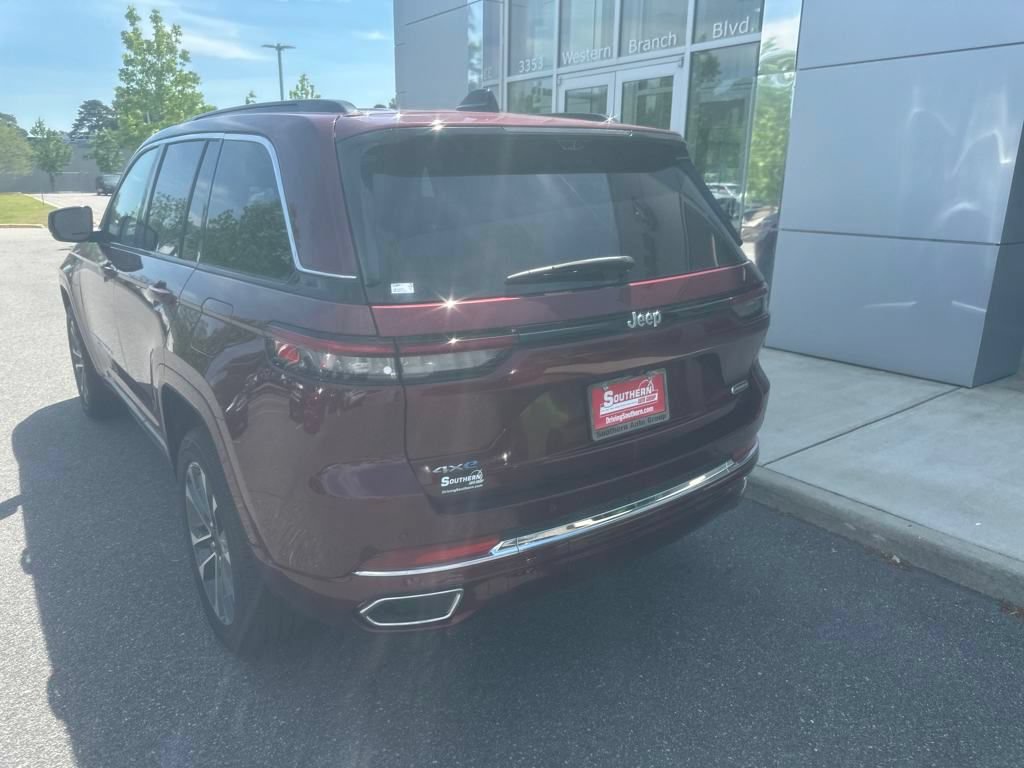 New 2024 Jeep Grand Cherokee Overland w/ Advanced Protech Group III AWD/4WD image 17