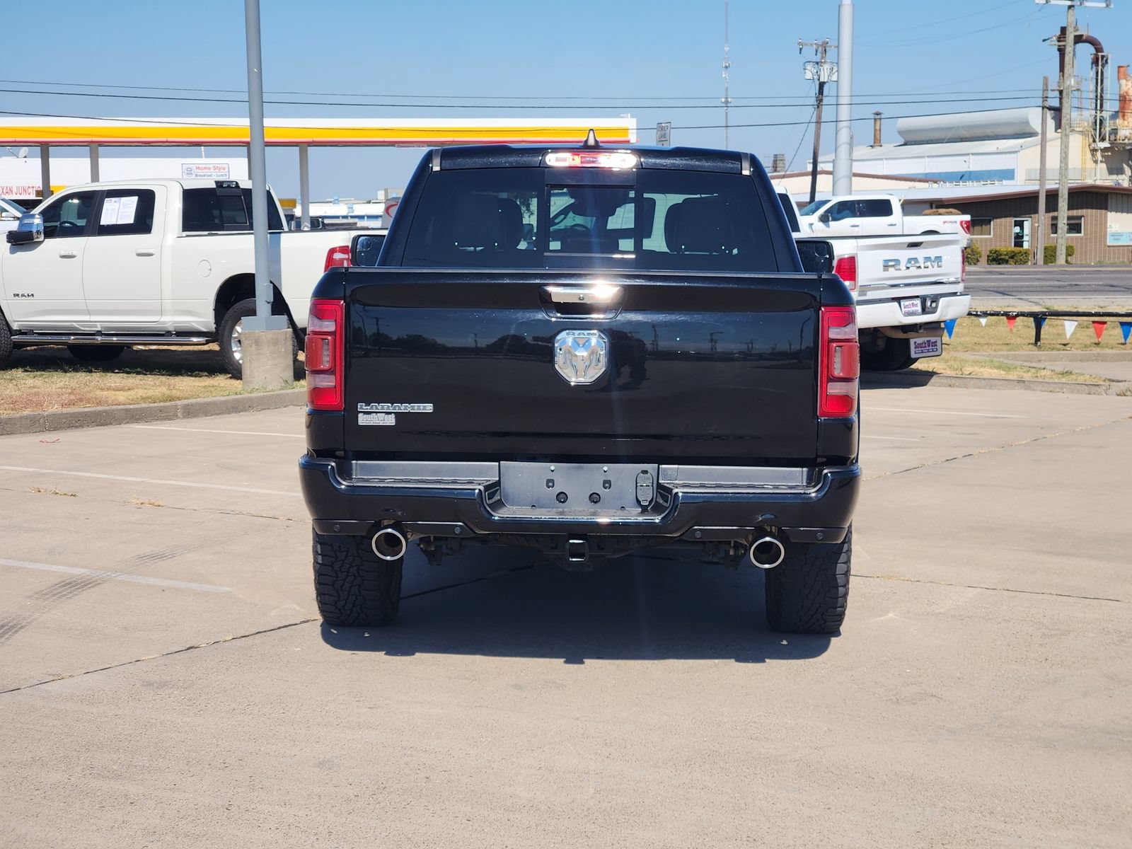 Used 2021 RAM 1500 Laramie w/ Laramie Southwest Edition RWD image 8