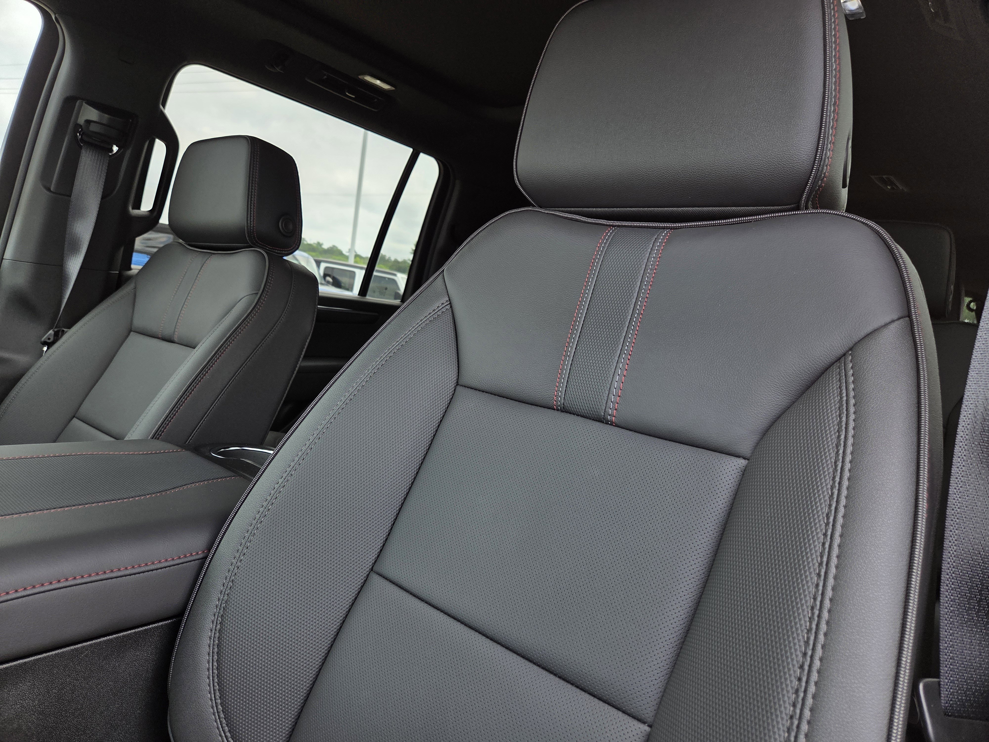 New 2026 Chevrolet Suburban RST w/ Advanced Technology Package AWD/4WD image 25