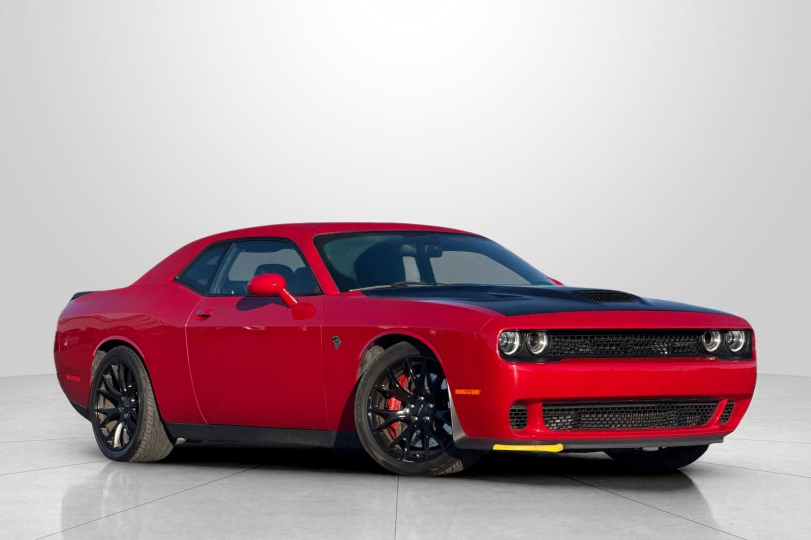 Used 2016 Dodge Challenger SRT Hellcat image 2