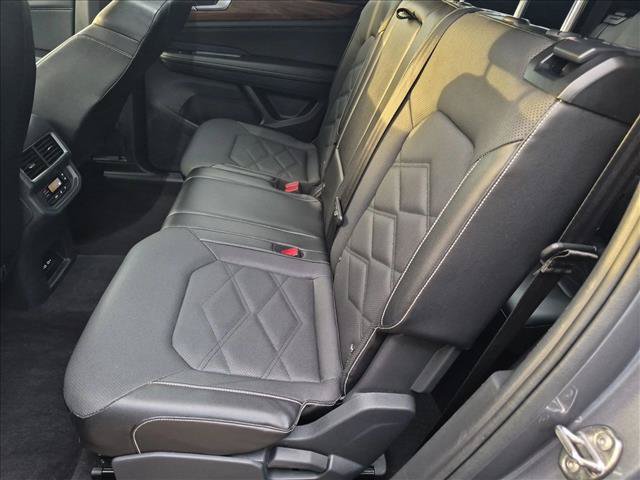 Used 2024 Volkswagen Atlas SE FWD image 18