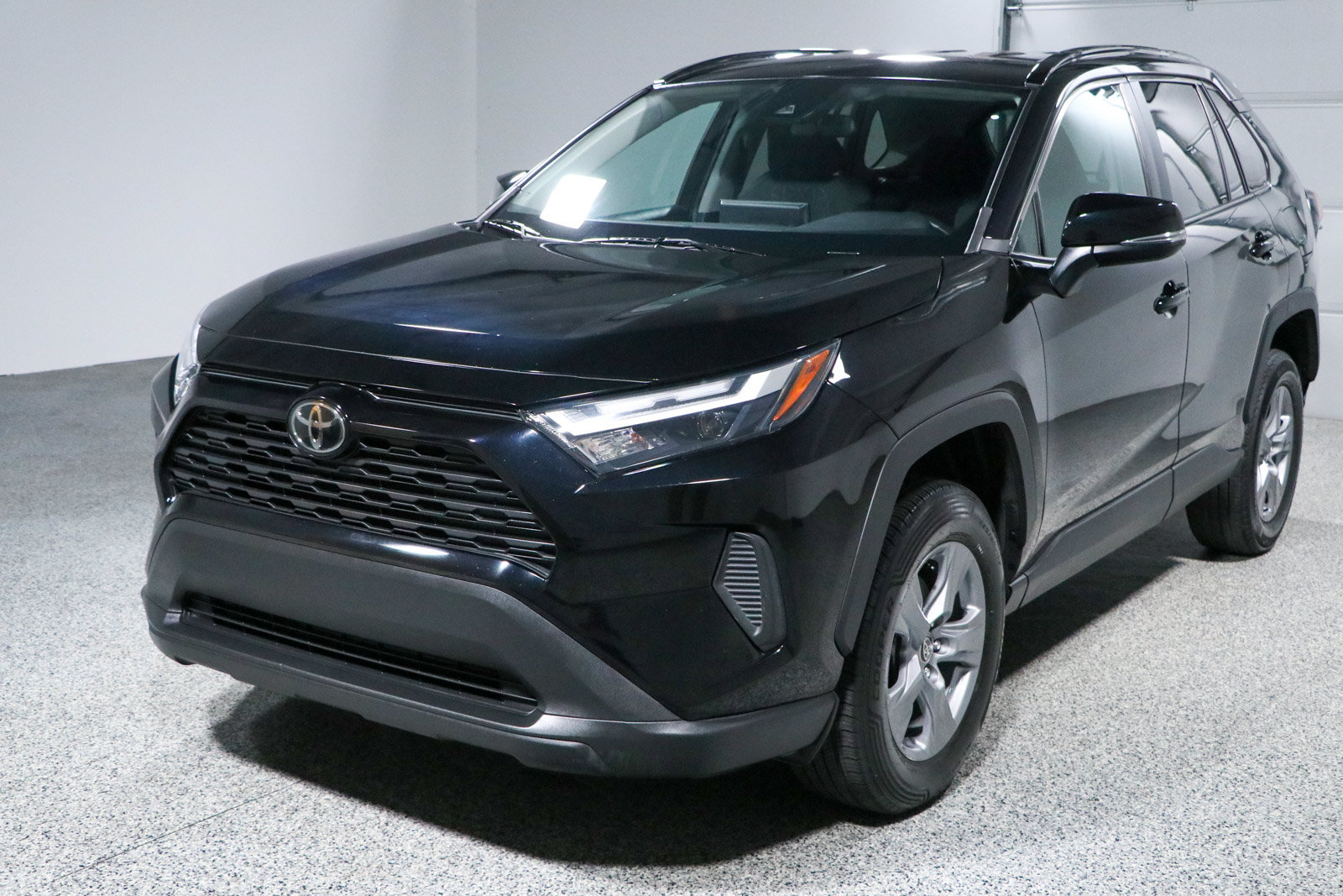 Used 2022 Toyota RAV4 XLE FWD image 30