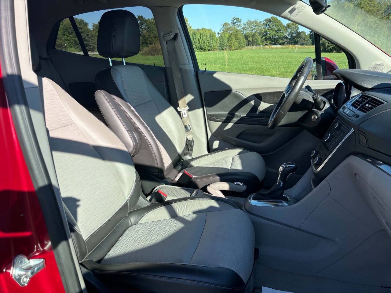 Used 2015 Buick Encore FWD image 9