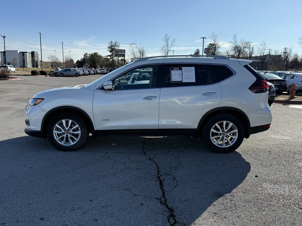 Used 2019 Nissan Rogue SV image 4
