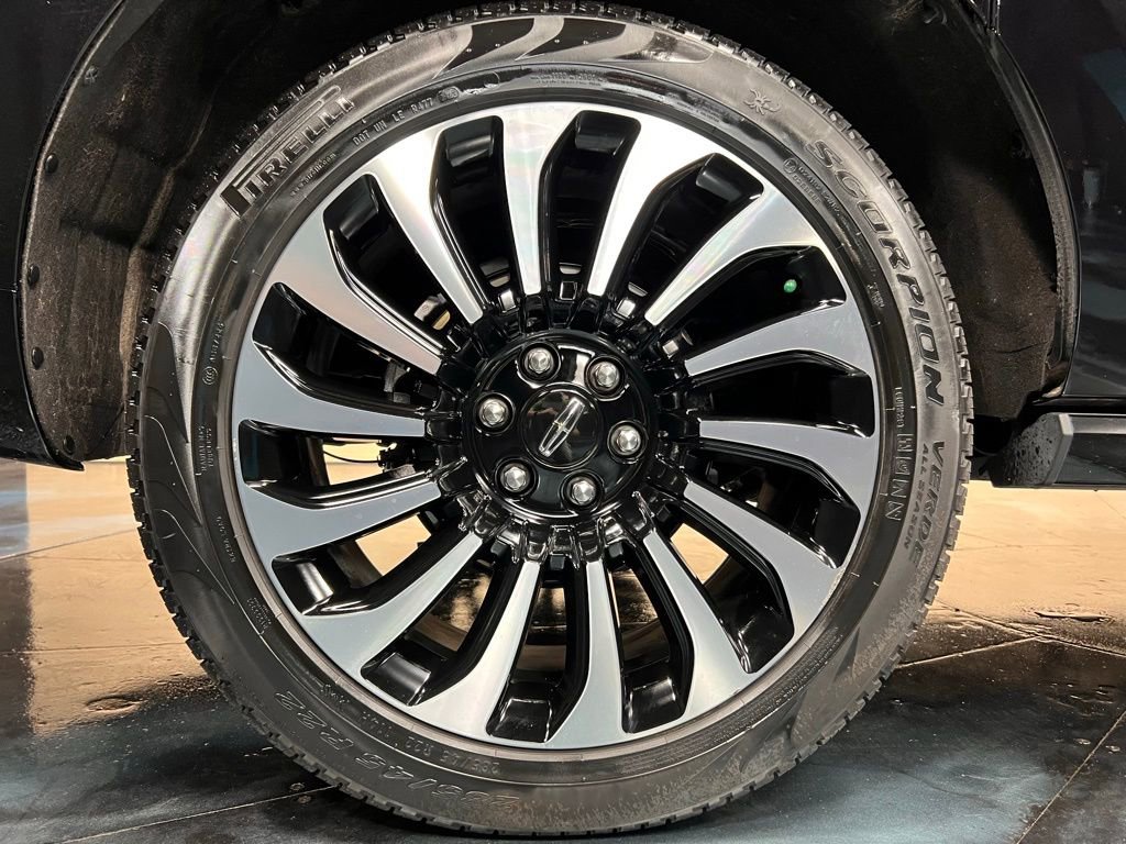 Used 2023 Lincoln Navigator L Black Label image 8