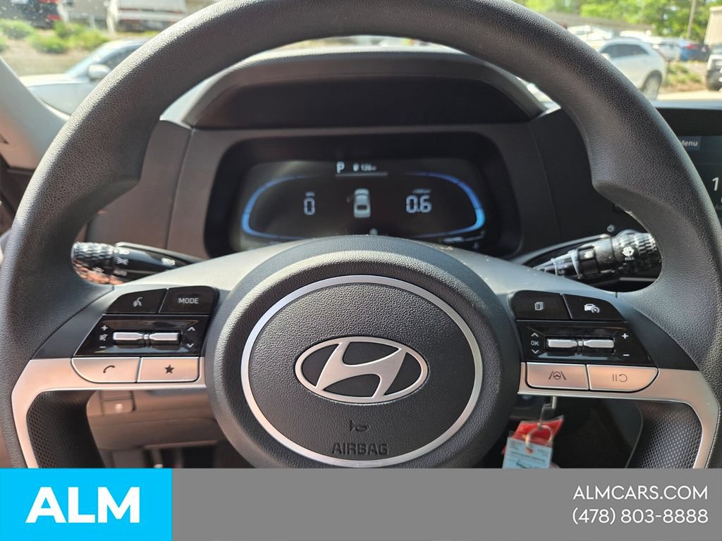Used 2024 Hyundai Elantra SE FWD image 23