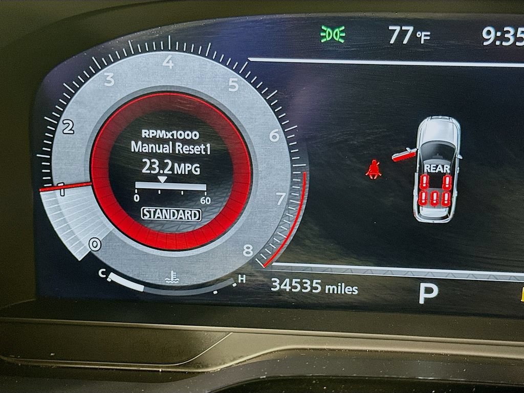 Used 2025 Nissan Pathfinder Platinum FWD image 12