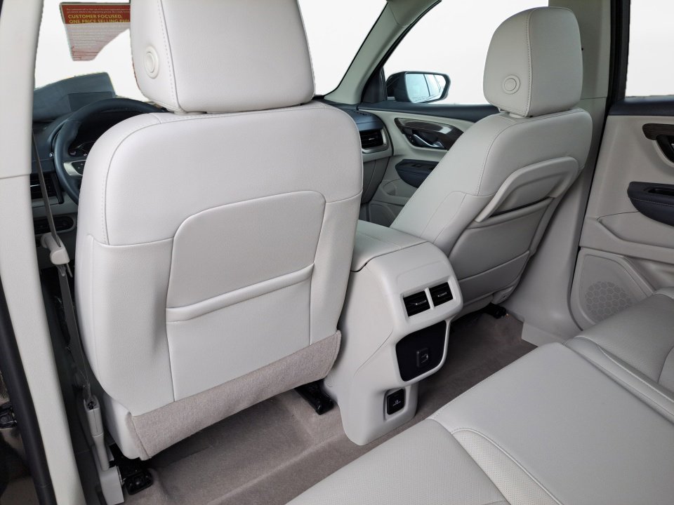 Used 2024 GMC Terrain Denali image 13