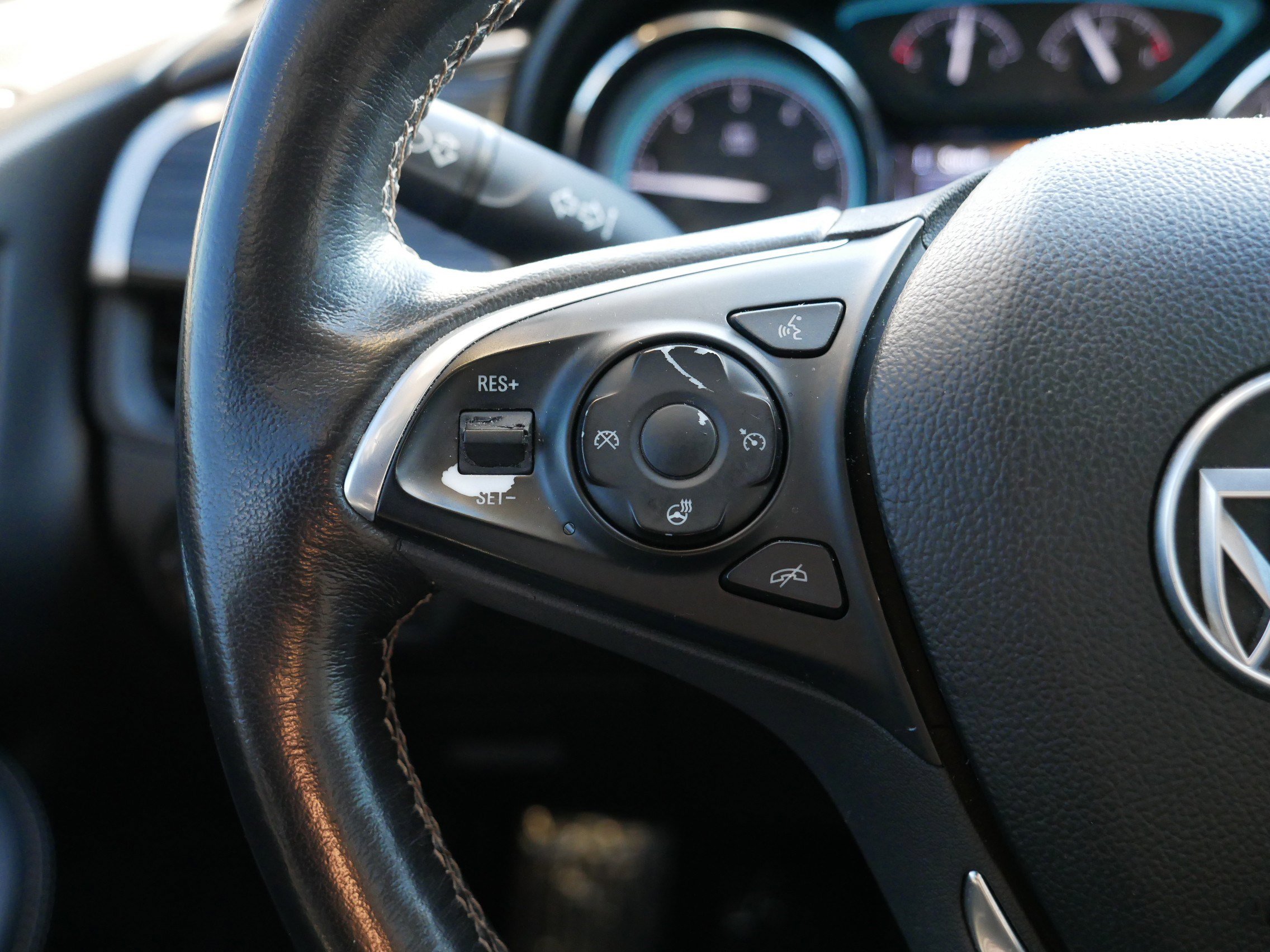 Used 2017 Buick Envision Essence w/ LPO, Cargo Package image 31