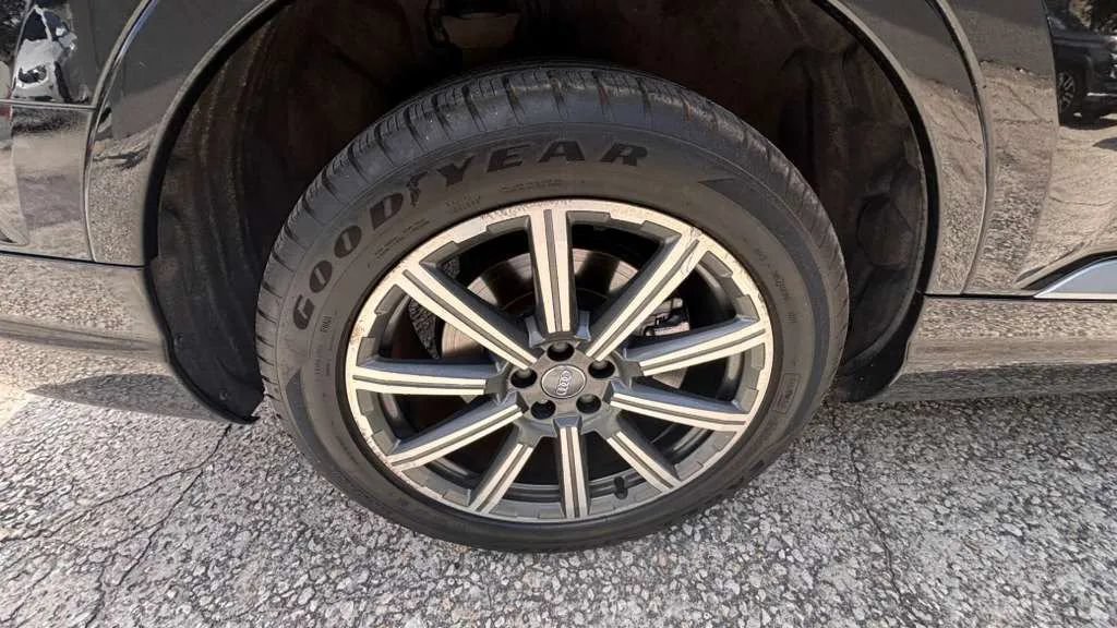 Used 2018 Audi Q7 3.0T Prestige w/ Prestige Package AWD/4WD image 23