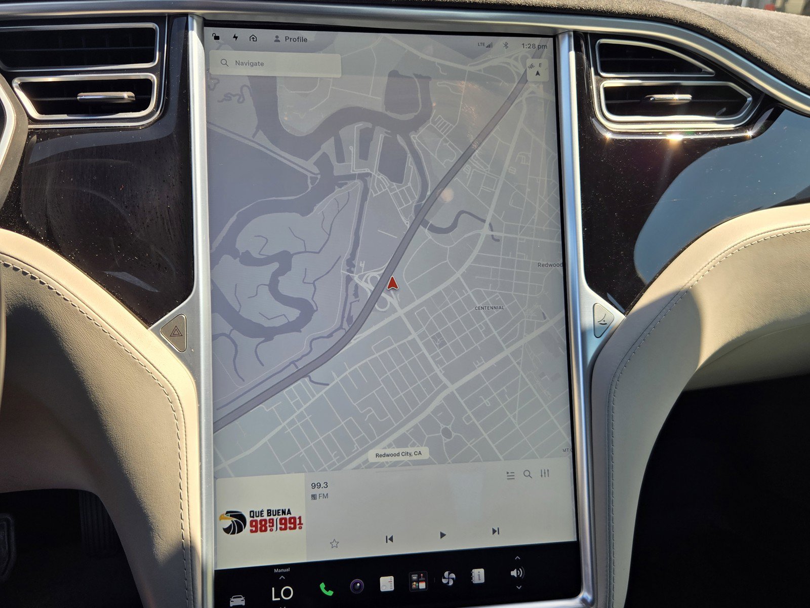 Used 2015 Tesla Model S AWD image 18