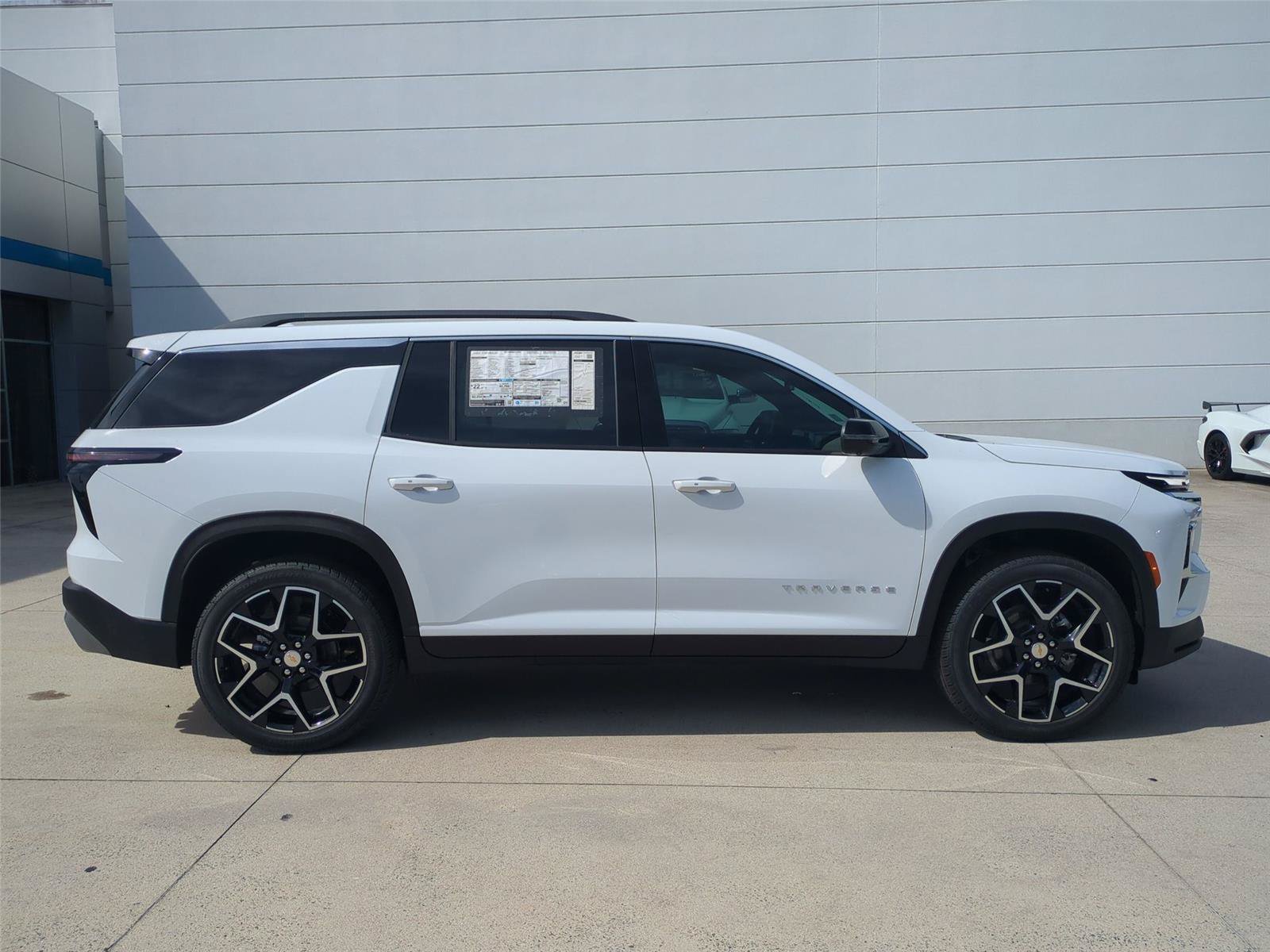 New 2026 Chevrolet Traverse LT w/ Driver Confidence Package FWD image 6