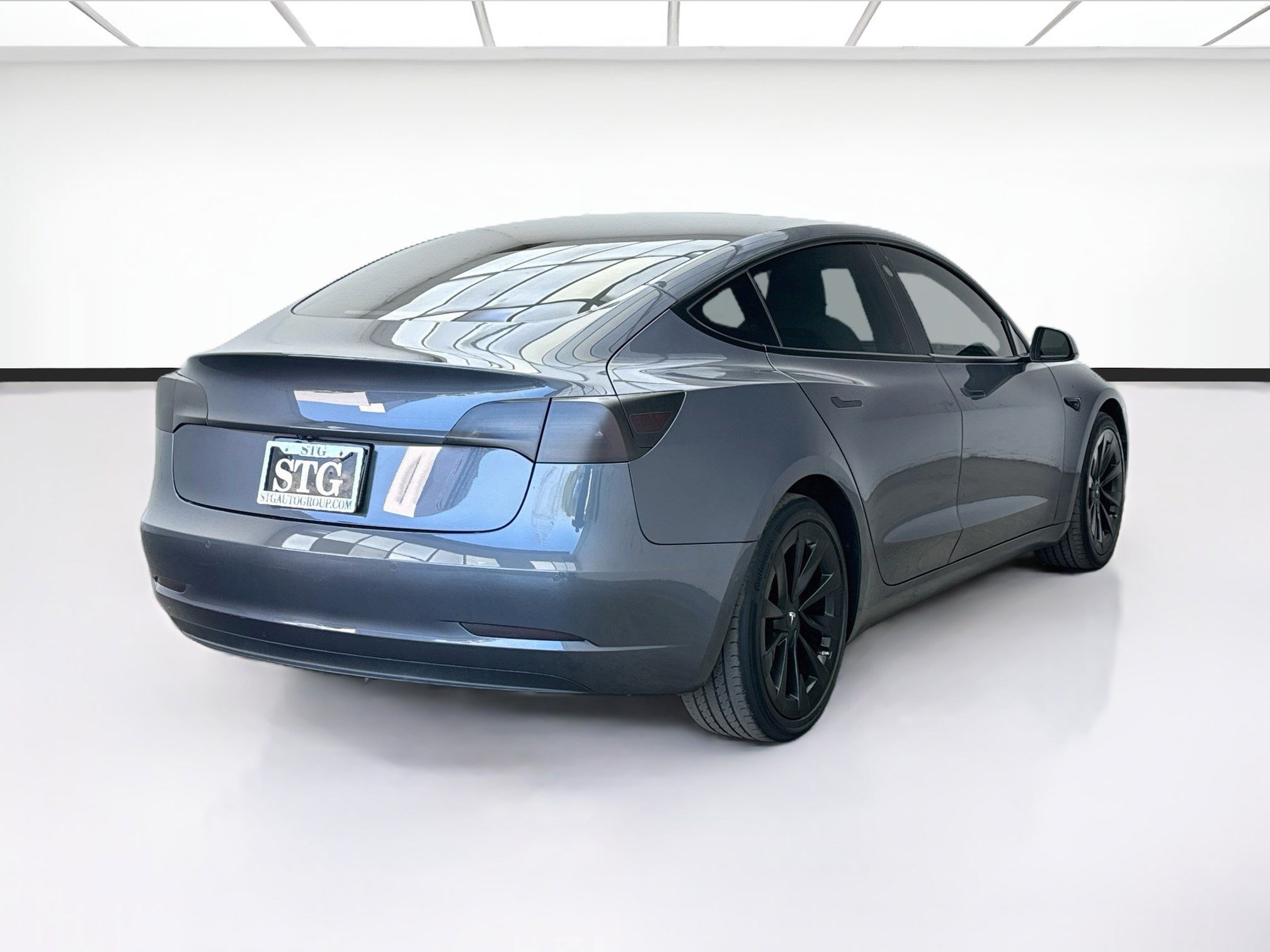 Used 2022 Tesla Model 3 Long Range AWD/4WD image 4