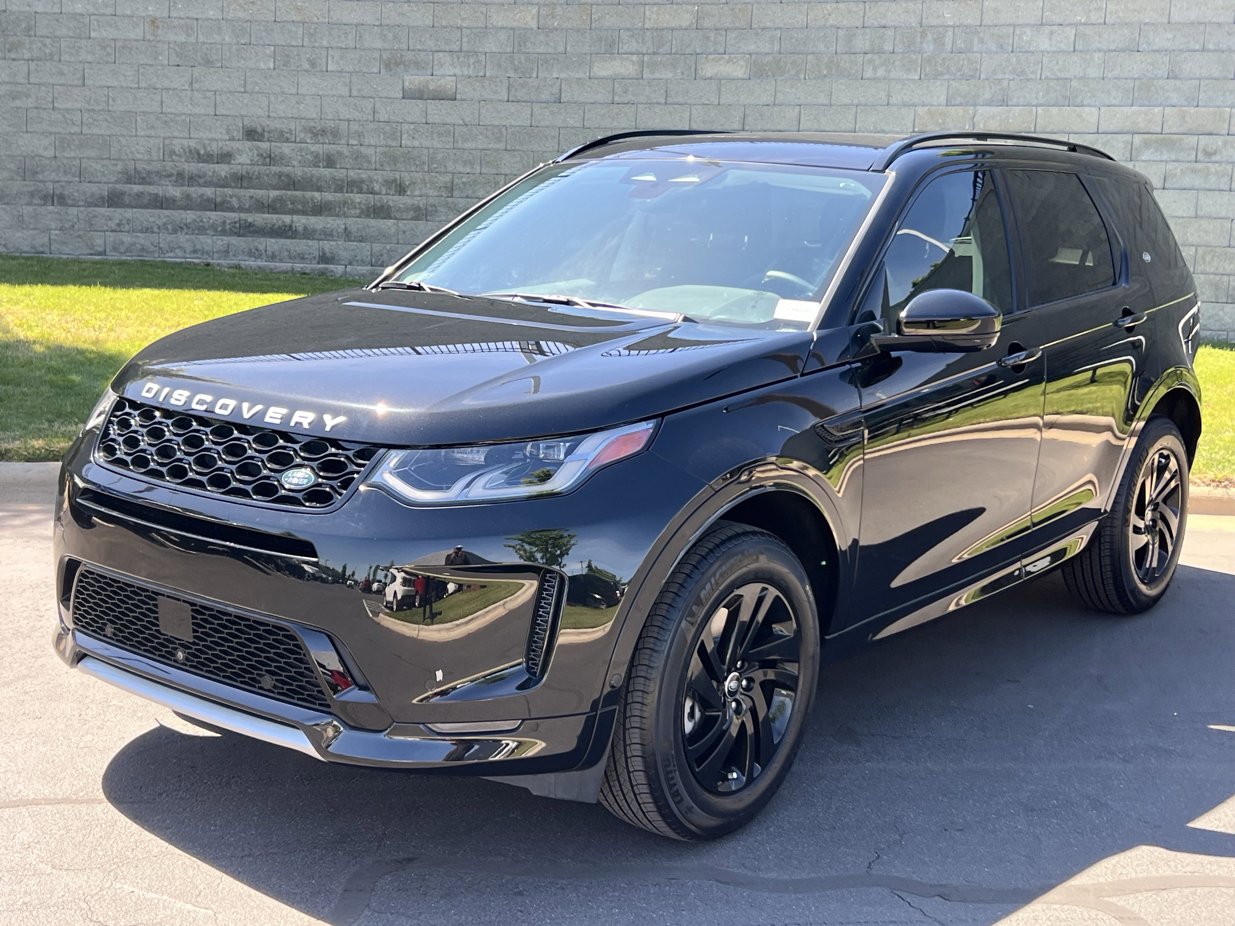 Certified 2025 Land Rover Discovery Sport S AWD/4WD image 1