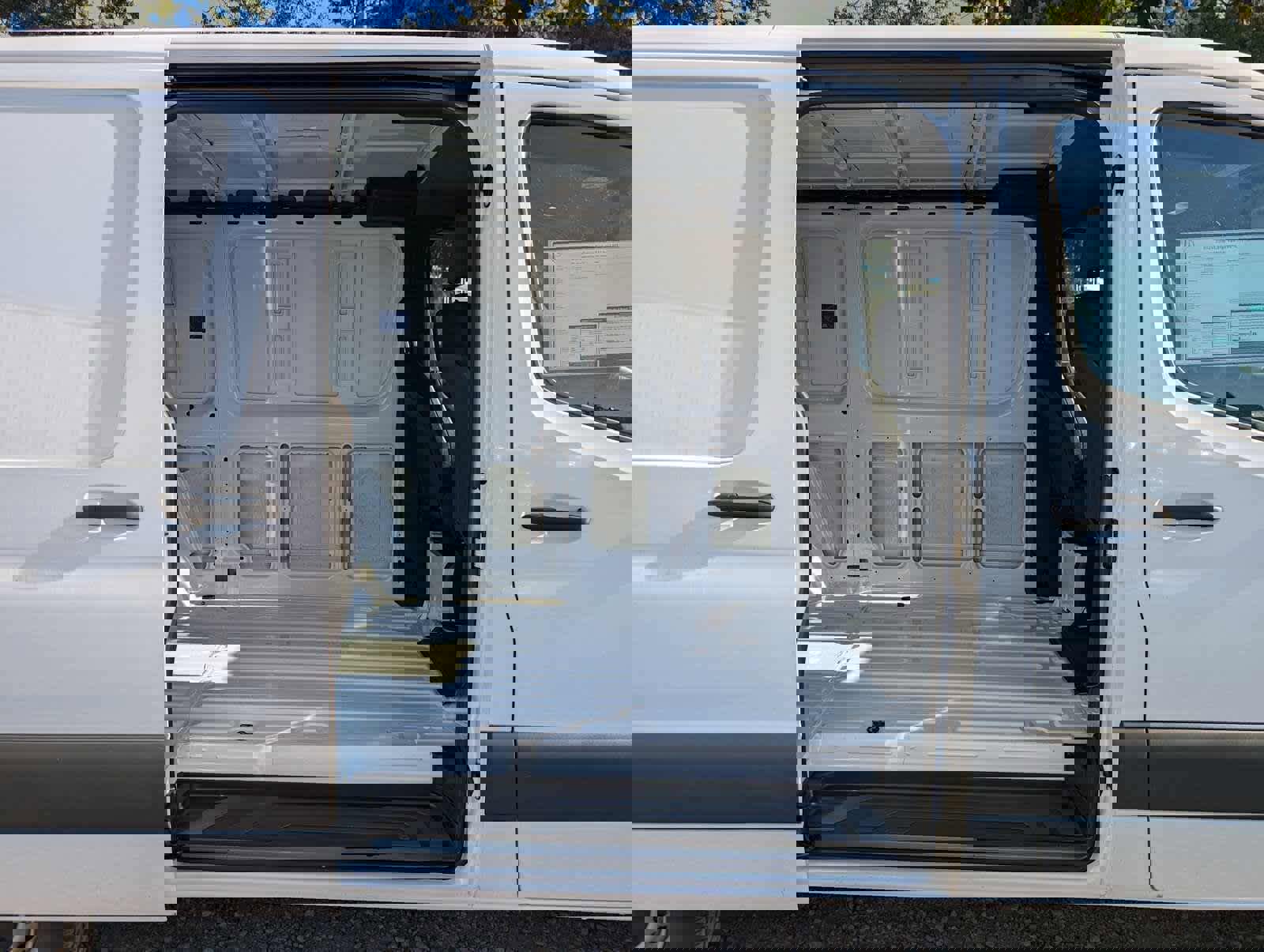 Used 2024 Mercedes-Benz Sprinter 3500 image 14