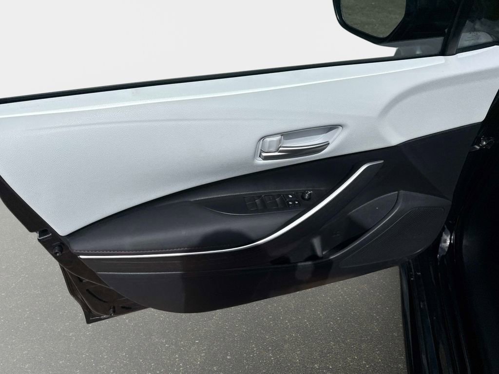 Used 2025 Toyota Corolla SE image 17