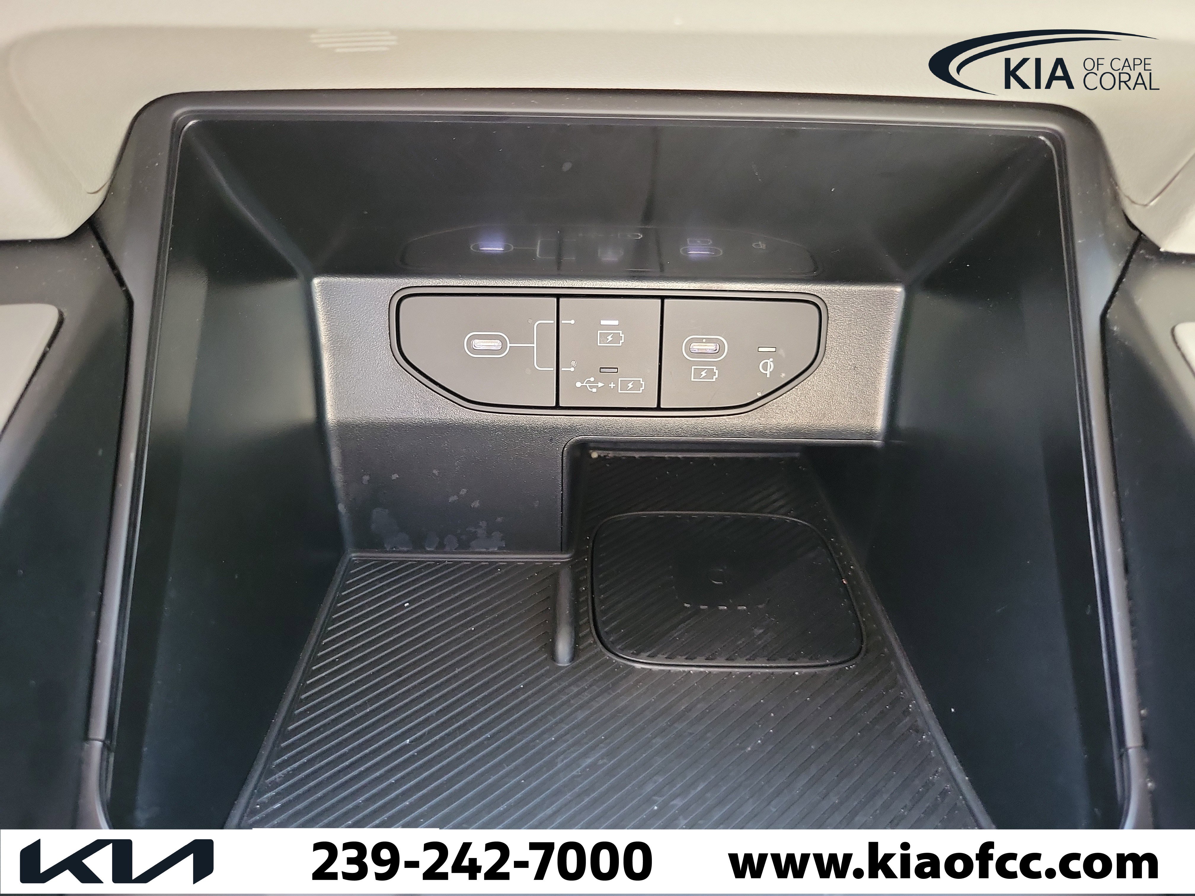 Certified 2024 Kia Sorento S w/ Panoramic Sunroof Package FWD image 29