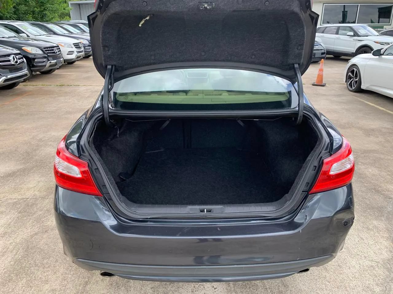 Used 2016 Nissan Altima 2.5 SL w/ 2.5 Technology Package FWD image 20